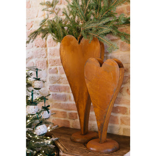 Cuore decorativo in metallo con piedistallo