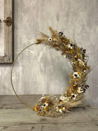 Cerchio di Fiori Secchi con Piedistallo Beige